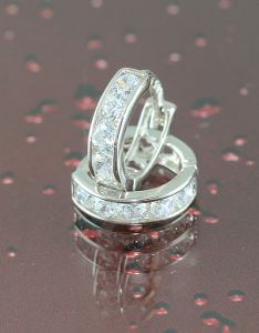 Fehérarany baba fülbevaló fehér köves 6mm  - 