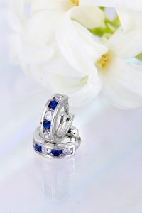 Ezüst bébi fülbevaló 6mm sötétkék-fehér - 