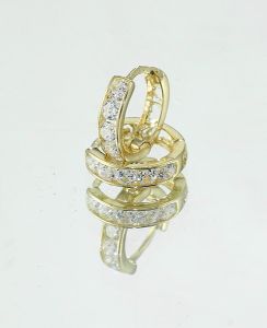 Arany baba fülbevaló fehér köves 6mm - 