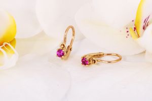 Arany bébifülbevaló pink kővel n.p-ald-454s-p - 